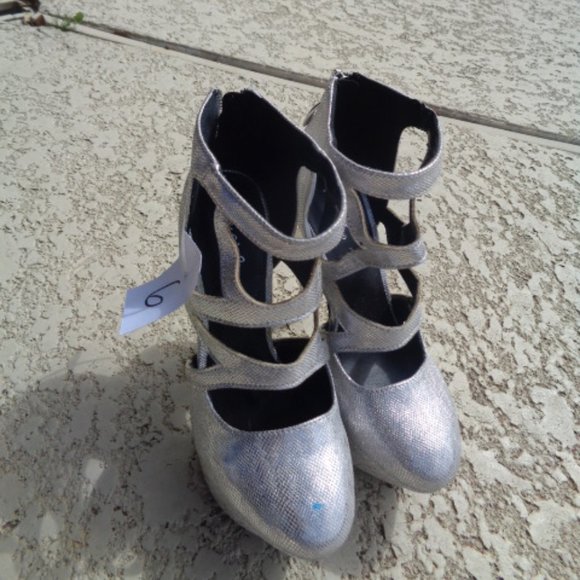 Qupid Iridescent platform  heels NWT - Picture 2 of 11